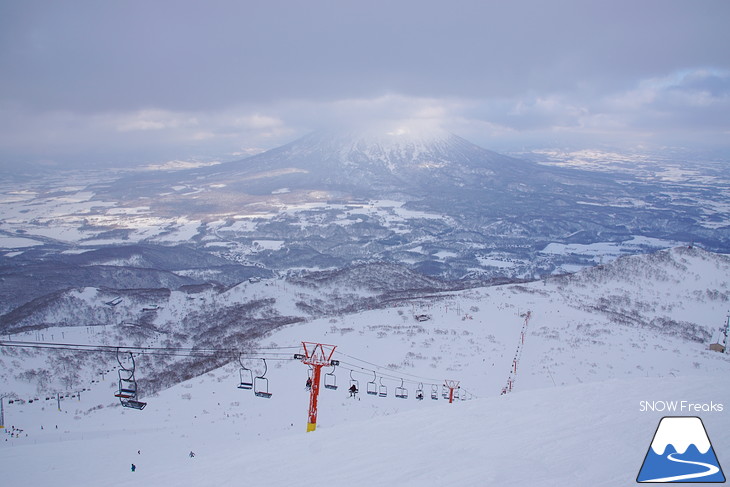 ニセコマウンテンリゾート グラン・ヒラフ　粉雪と千歳ワイナリーの美味しいワインに酔う♪